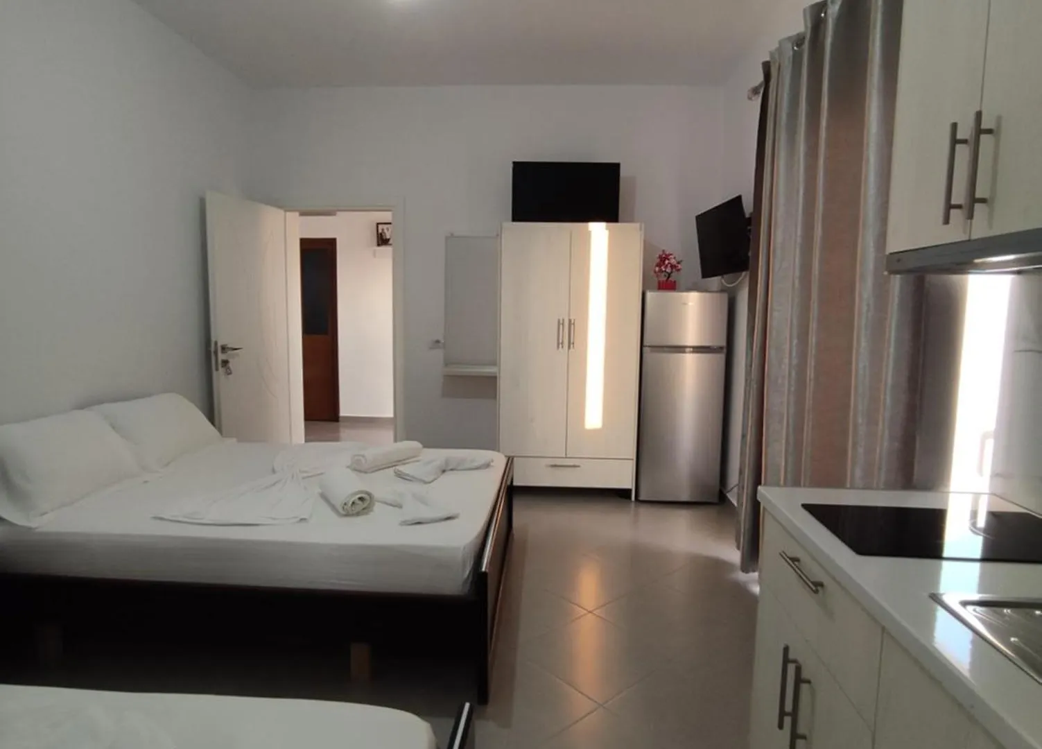 Nori Sela Home Ksamil Konukevi